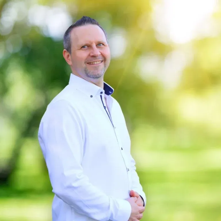 Dr. Eike F. Wilts
